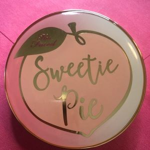 Too Faced Matte bronzer